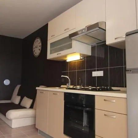 Ferienwohnung In Privlaka Mit Grill, Terrasse Und Garten *