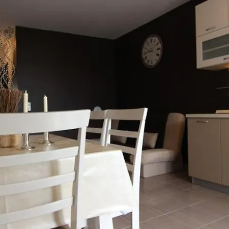 Ferienwohnung In Privlaka Mit Grill, Terrasse Und Garten *