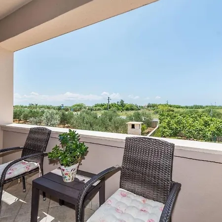 شقة Ferienwohnung In Privlaka Mit Grill, Terrasse Und Garten *